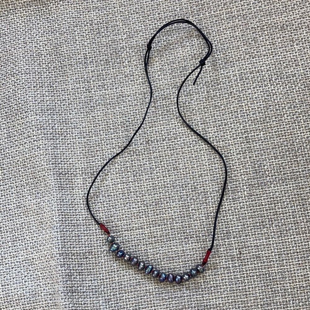 Vintage leather cord and baroque pearls minimalistic necklace